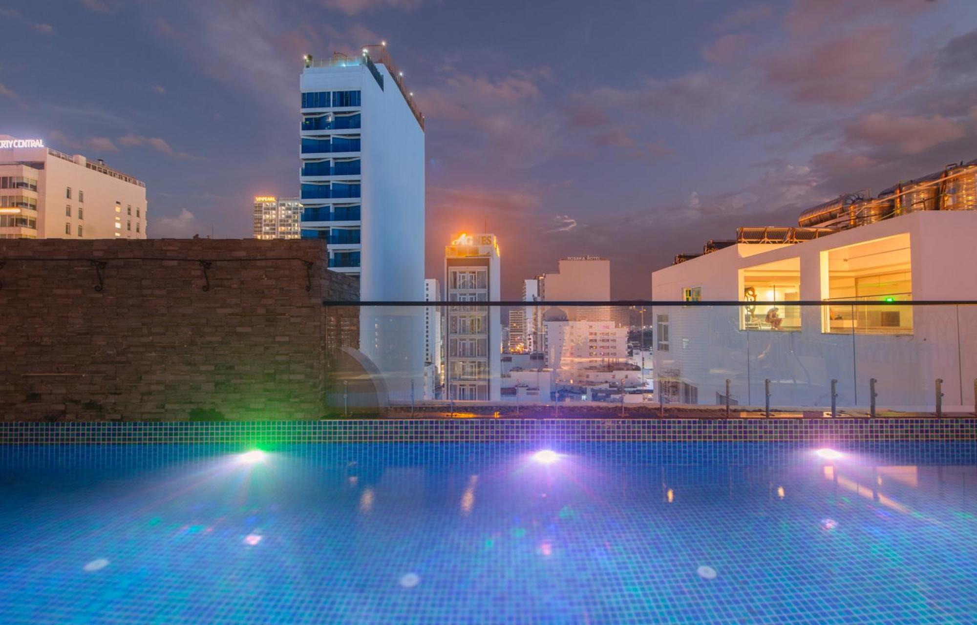 Aaron Boutique Hotel Nha Trang Esterno foto