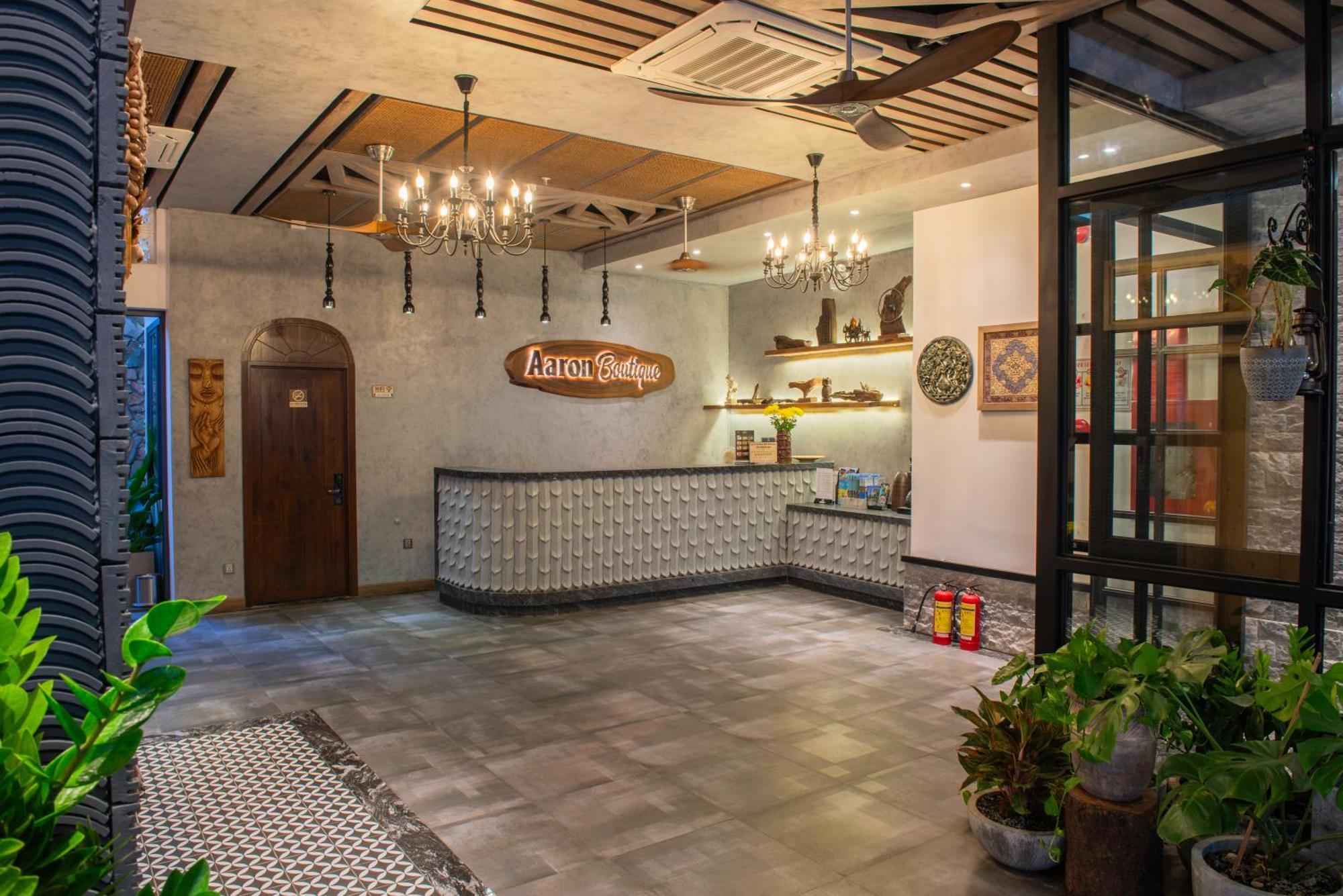 Aaron Boutique Hotel Nha Trang Esterno foto