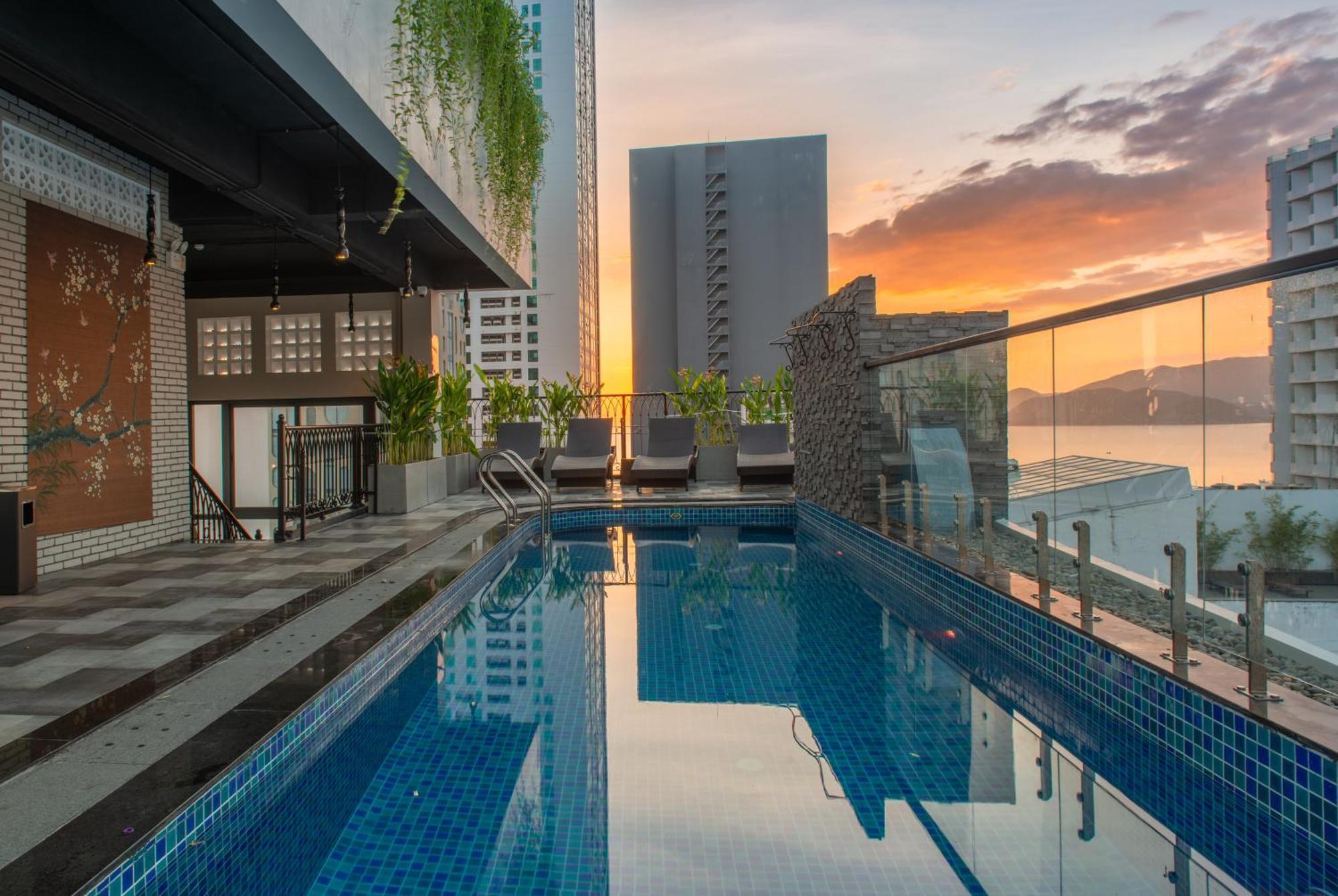 Aaron Boutique Hotel Nha Trang Esterno foto