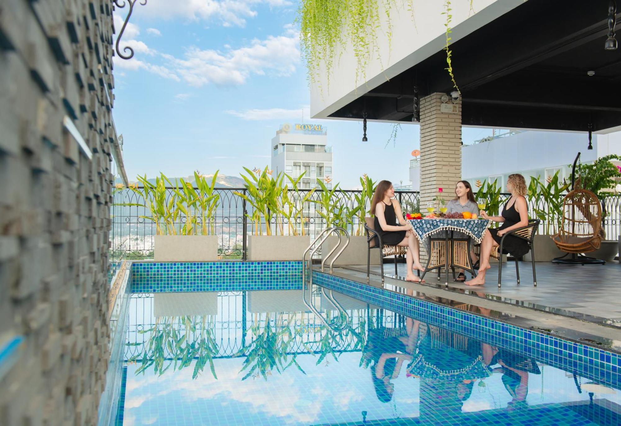 Aaron Boutique Hotel Nha Trang Esterno foto